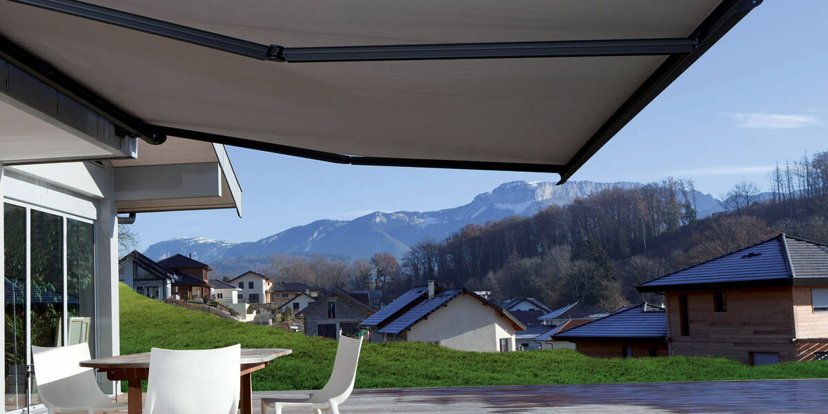 store extérieur auch