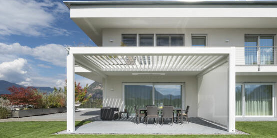 pergola bioclimatique menuiseries