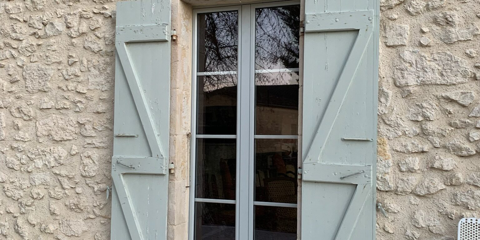 porte fenetre menuiserie auch