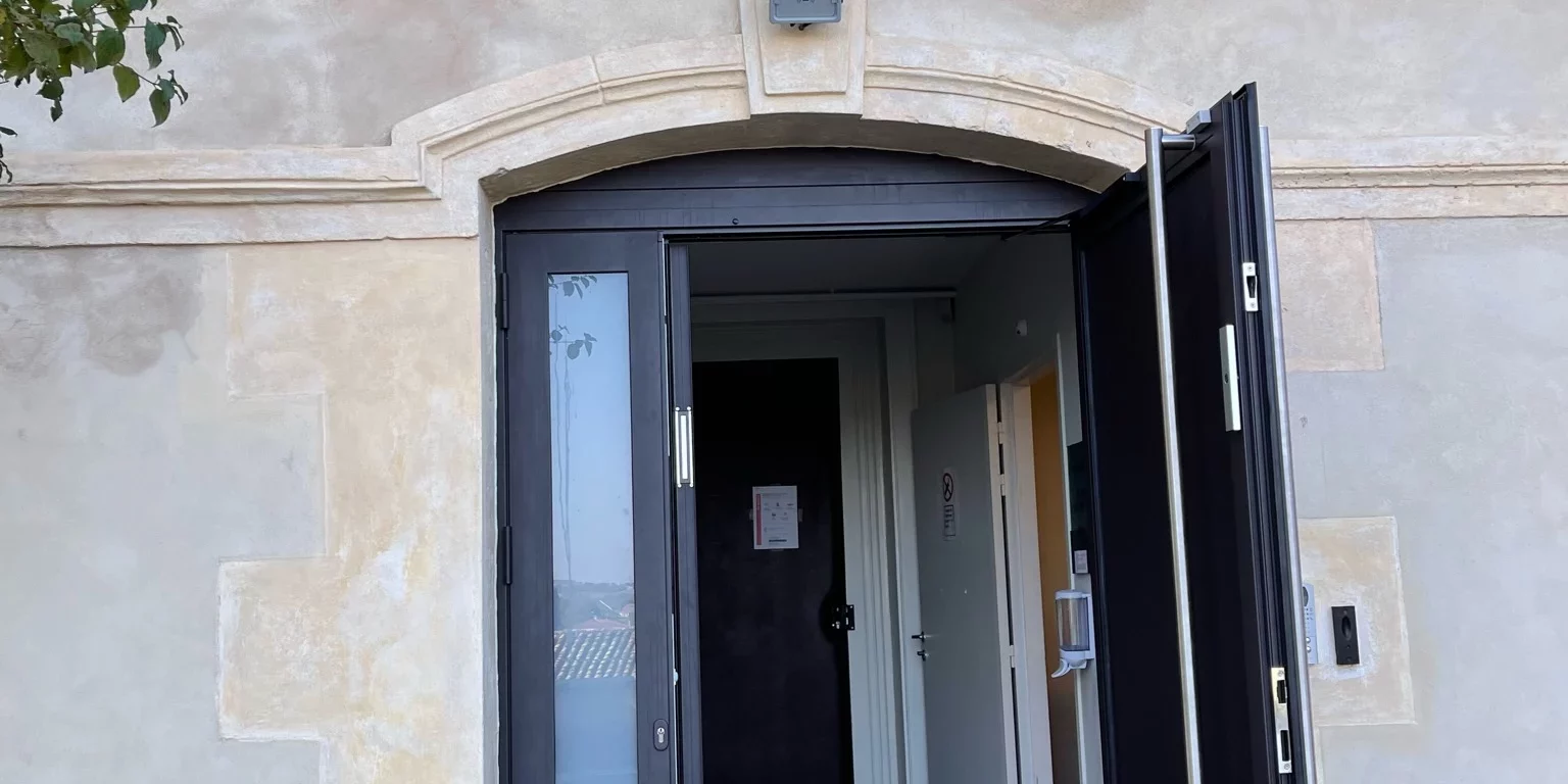 menuiseries porte auch