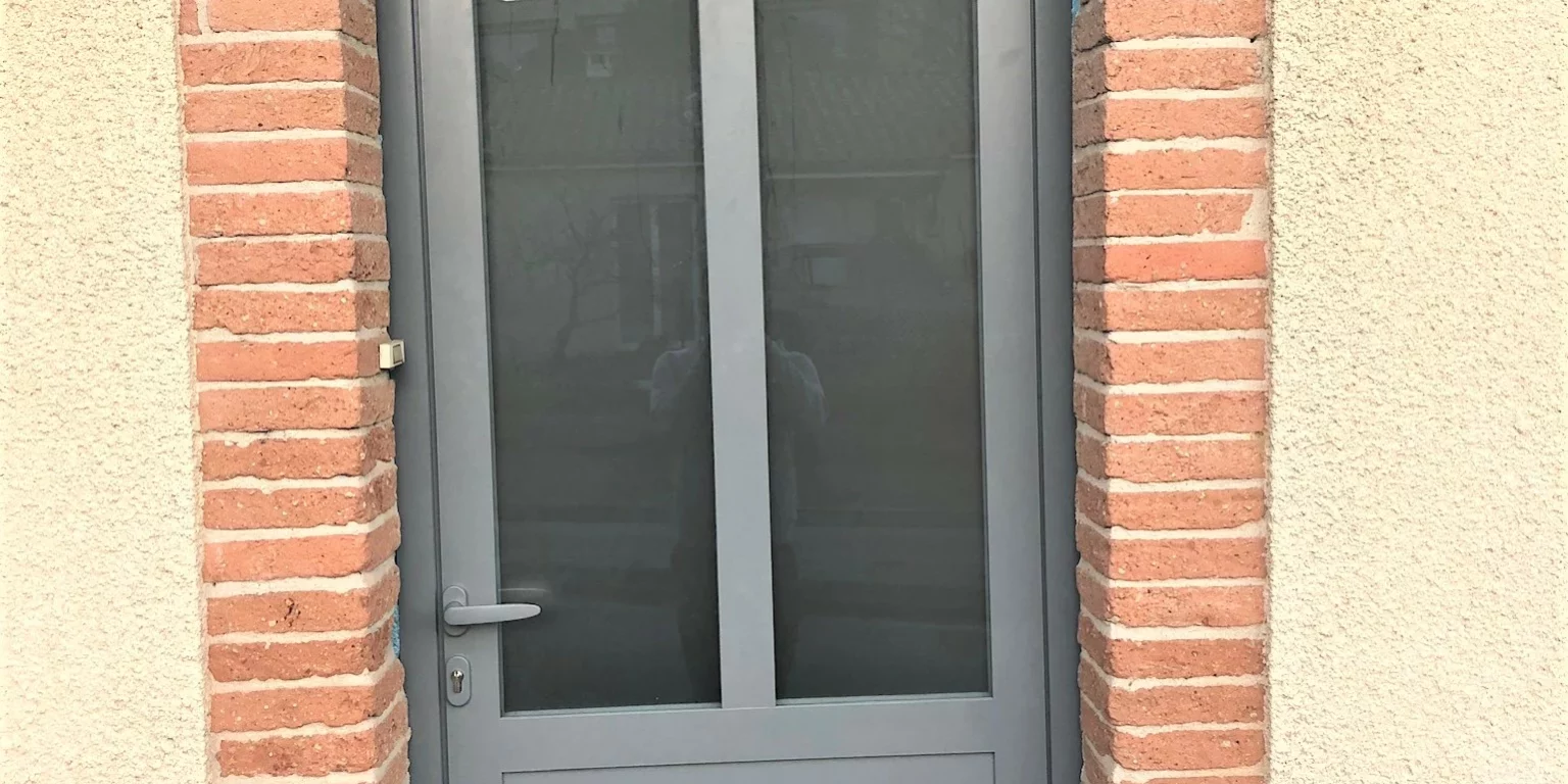 porte menuiserie auch