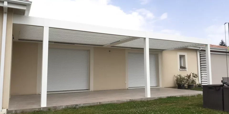 pergola bioclimatique menuiserie auch