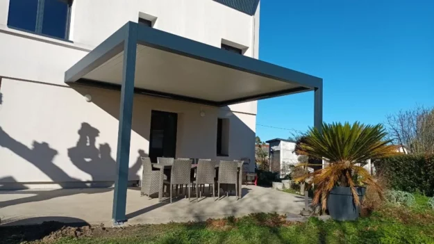 menuiserie pergola bioclimatique auch