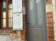 Installation de porte sur mesure par un menuisier dans le Gers