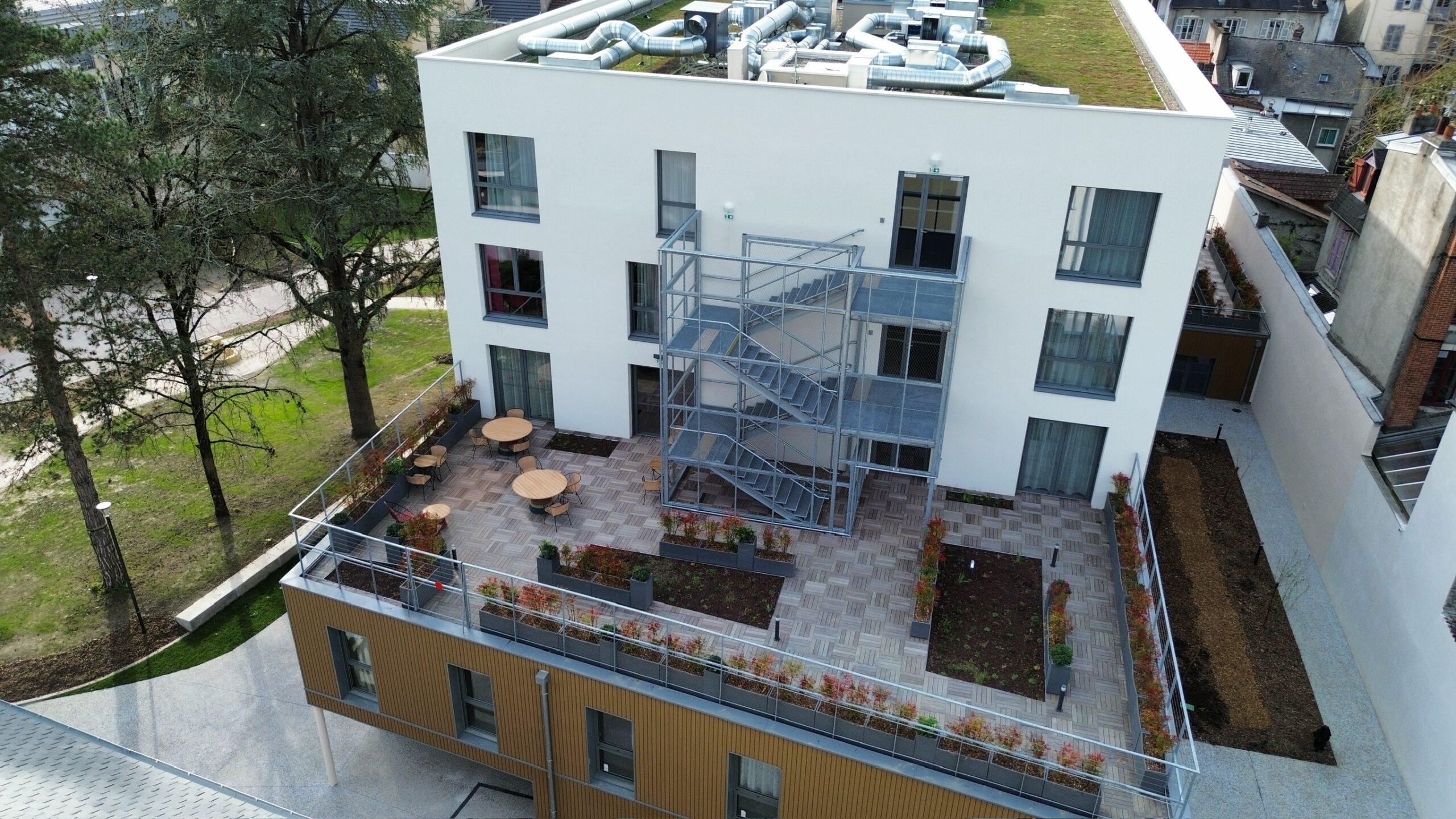 menuiserie-artisanale-auch-gers-scaled