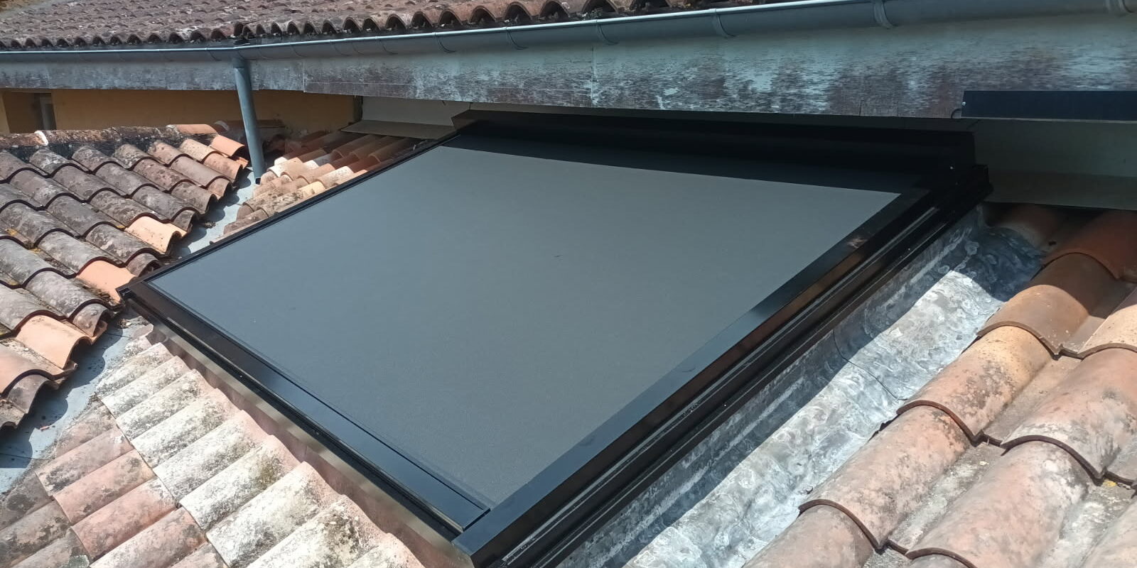 menuiseries store toit auch