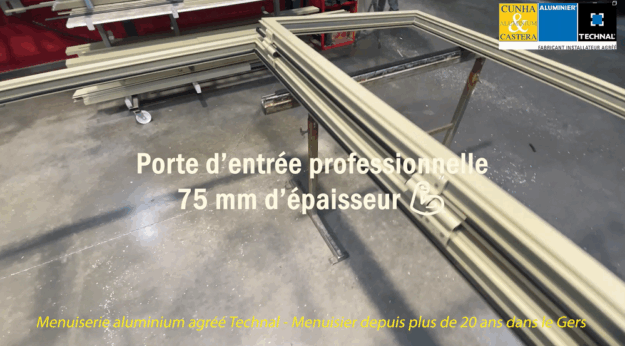 pose porte d'entrée auch