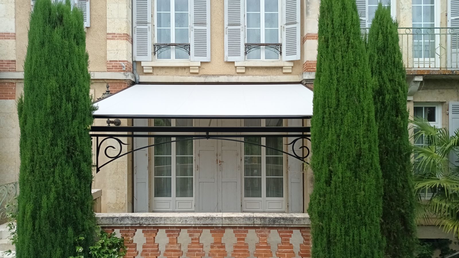 store exterieur gers