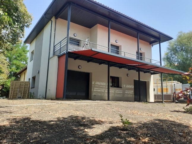 stores extérieurs auch gers menuiserie